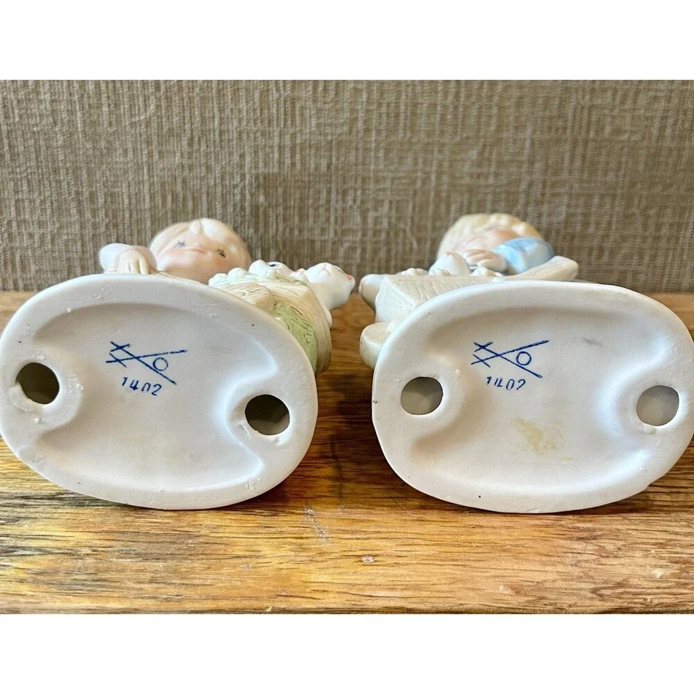 Vintage HOMCO 1402 Boy & Girl Wheelbarrow Figurines Puppies Kittens Bisque Set